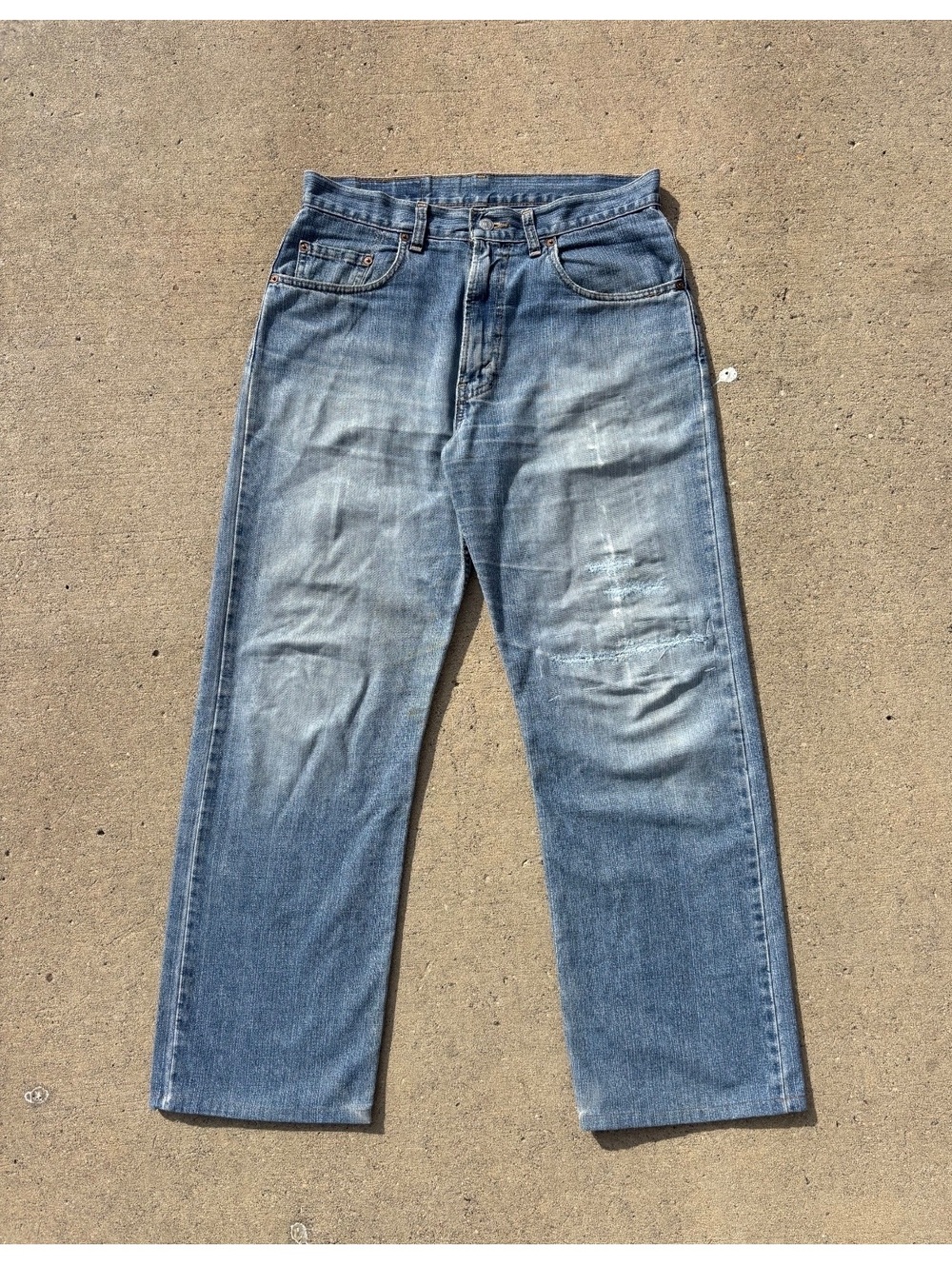 Vintage Levi’s Canada 50565 Midweight Distressed Jeans 32x32
